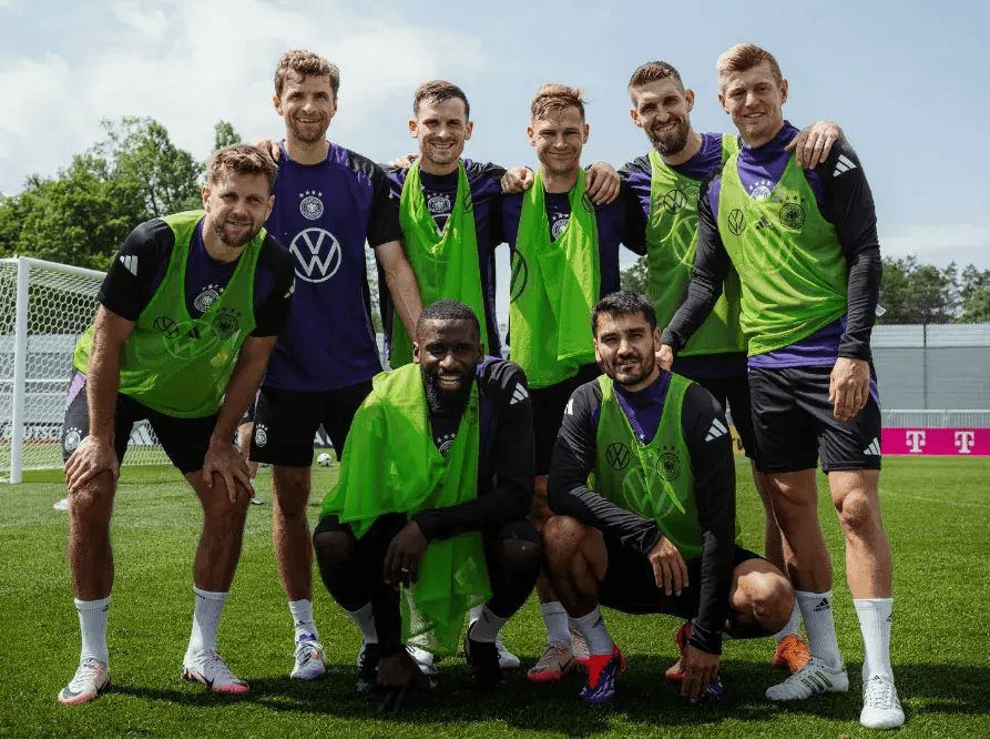 热身赛后全队备战欧洲俱乐部锦标赛 热身赛后全队备战欧洲俱乐部锦标赛