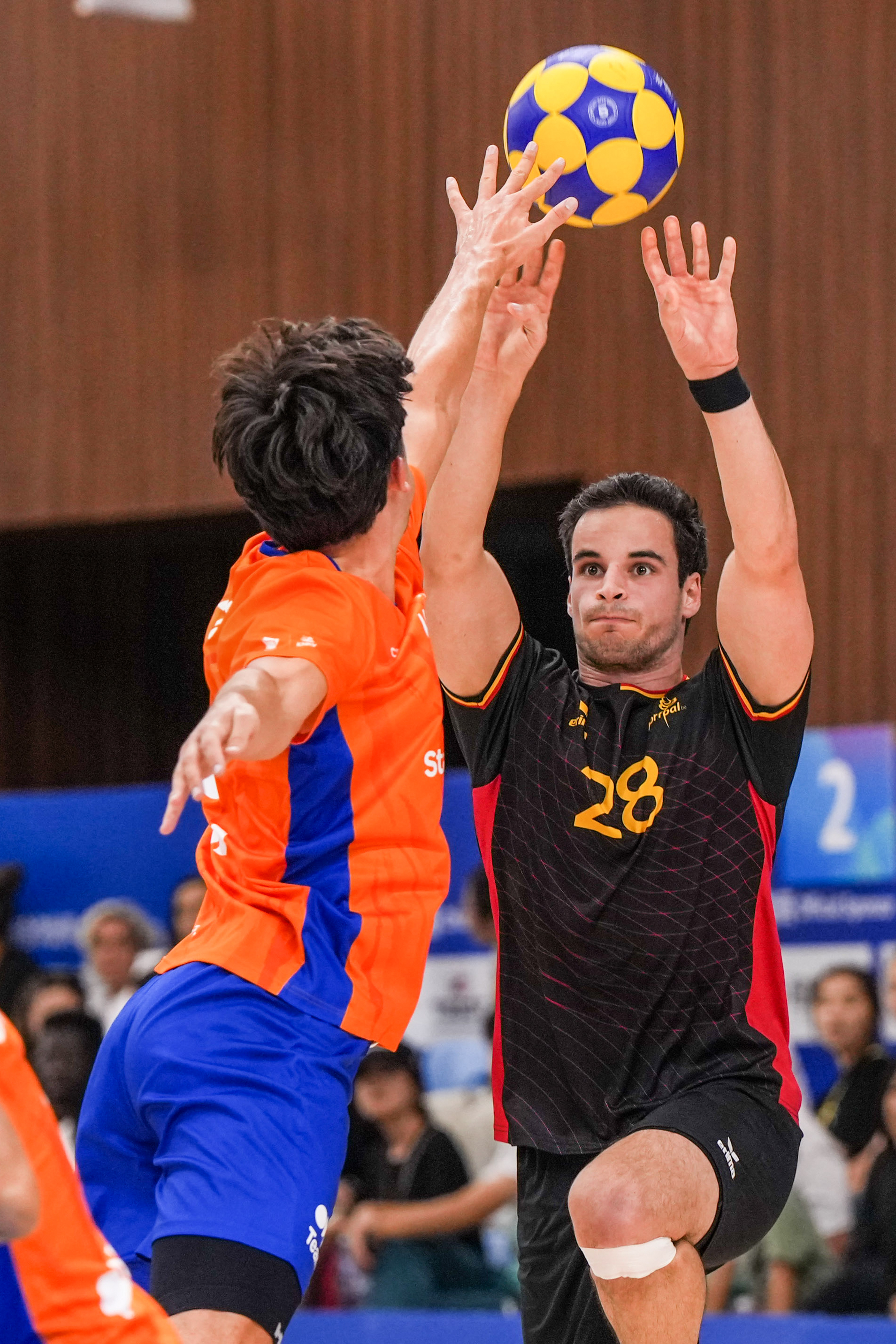 开运体育中国官网-关于荷兰自行车队团体夺冠，速度快人一步的信息