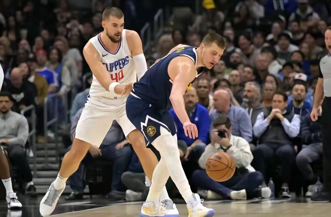 开运体育网址-关键一球！球队主控制师稳定局面