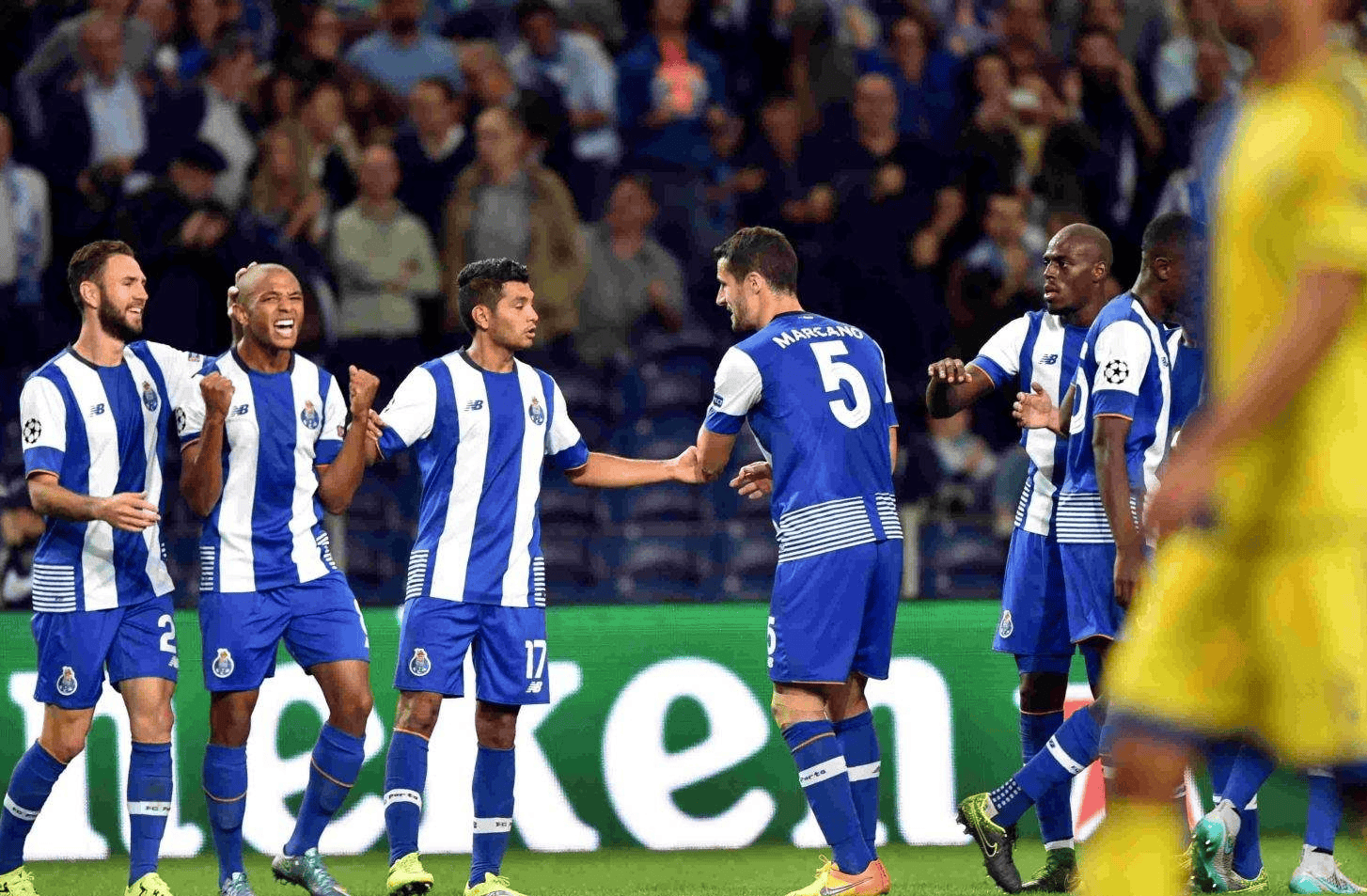 西班牙队在客场被波兰逼平,表现平稳的简单介绍 西班牙队在客场被波兰逼平,表现平稳的简单介绍