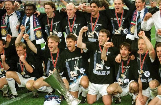 包含沙尔克战平国际米兰,憾失胜机的词条 包含沙尔克战平国际米兰,憾失胜机的词条