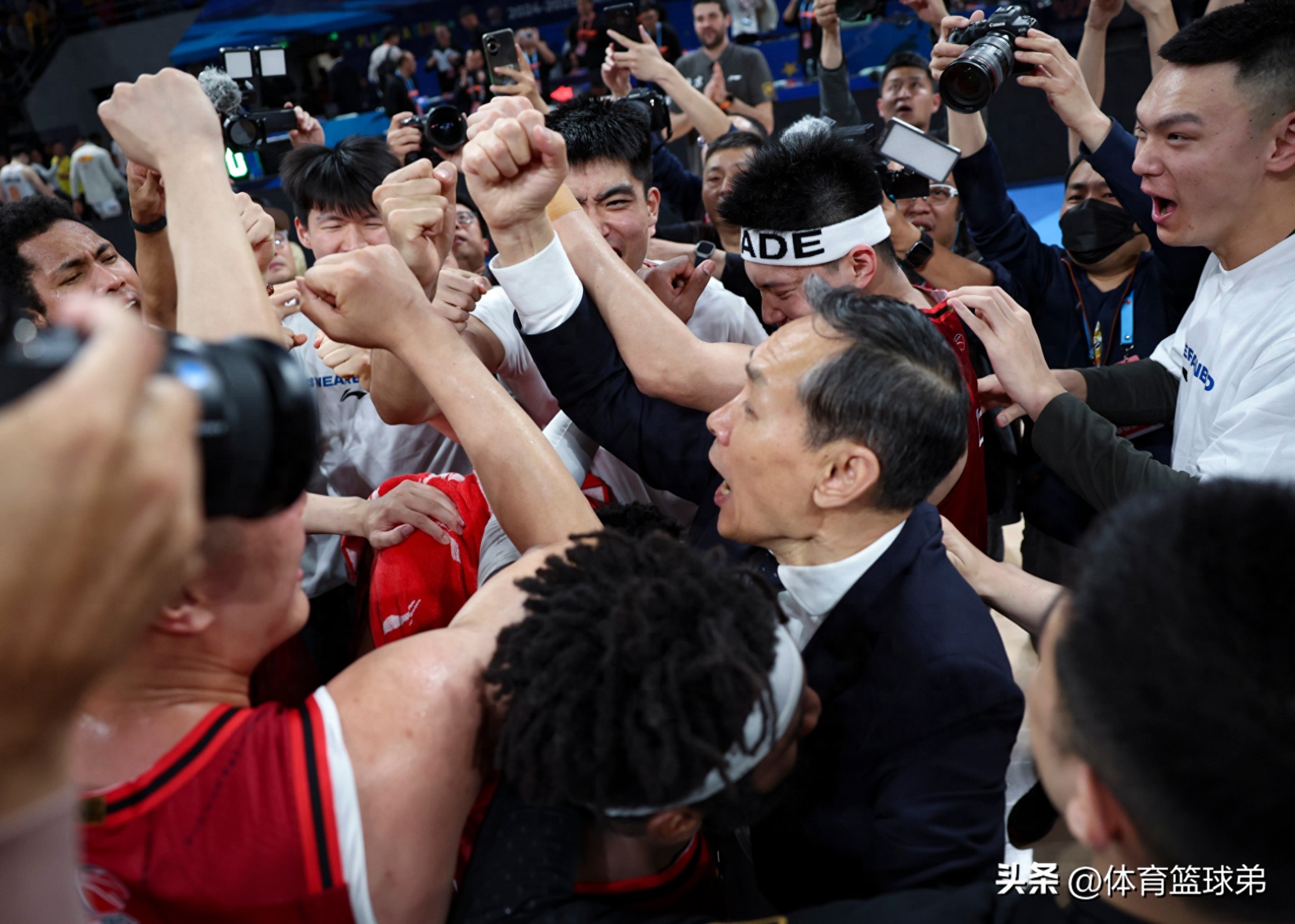 关于广厦队击败深圳保持榜首位置的信息 关于广厦队击败深圳保持榜首位置的信息