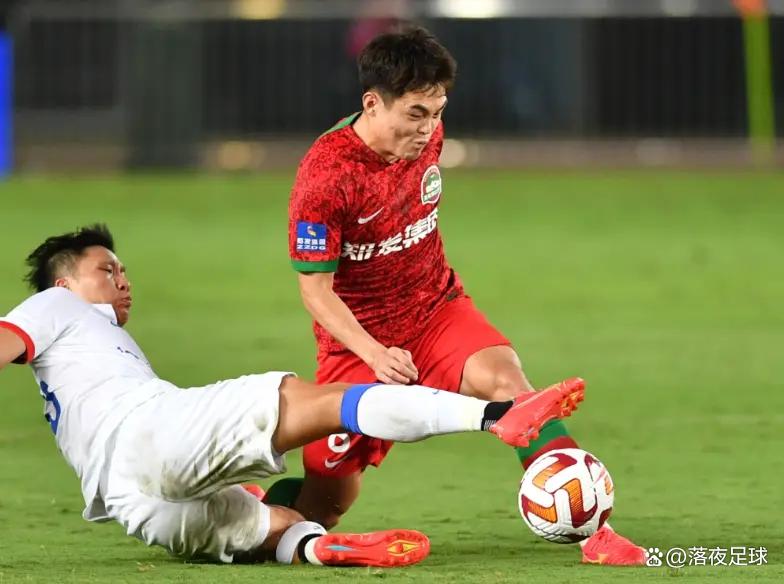 包含国内足球巨头对决,悬念不断!的词条 包含国内足球巨头对决,悬念不断!的词条